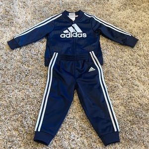 Unisex adidas tracksuit